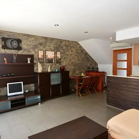 Casa Roda De Bera, 4 Dormitorios, 7 Personas - Es-320-22 * Roda de Bera