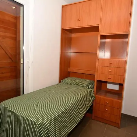 Hotel Casa Roda De Bera, 4 Dormitorios, 7 Personas - Es-320-22 Roda de Bera