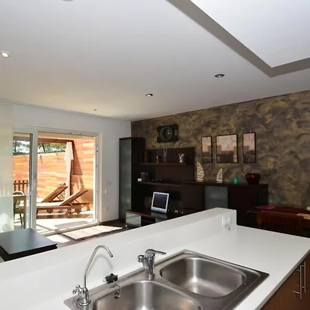 Casa Roda De Bera, 4 Dormitorios, 7 Personas - Es-320-22